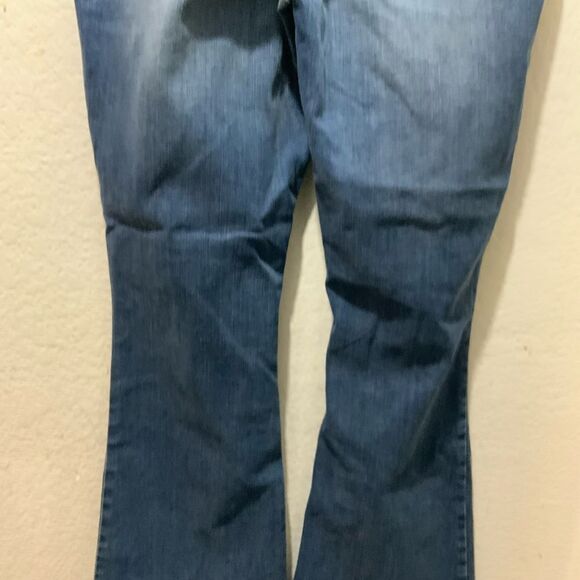 NWT Maurices Flare Mid Rise Denim Size 8 Jeans short inseam 31 - Picture 6 of 11